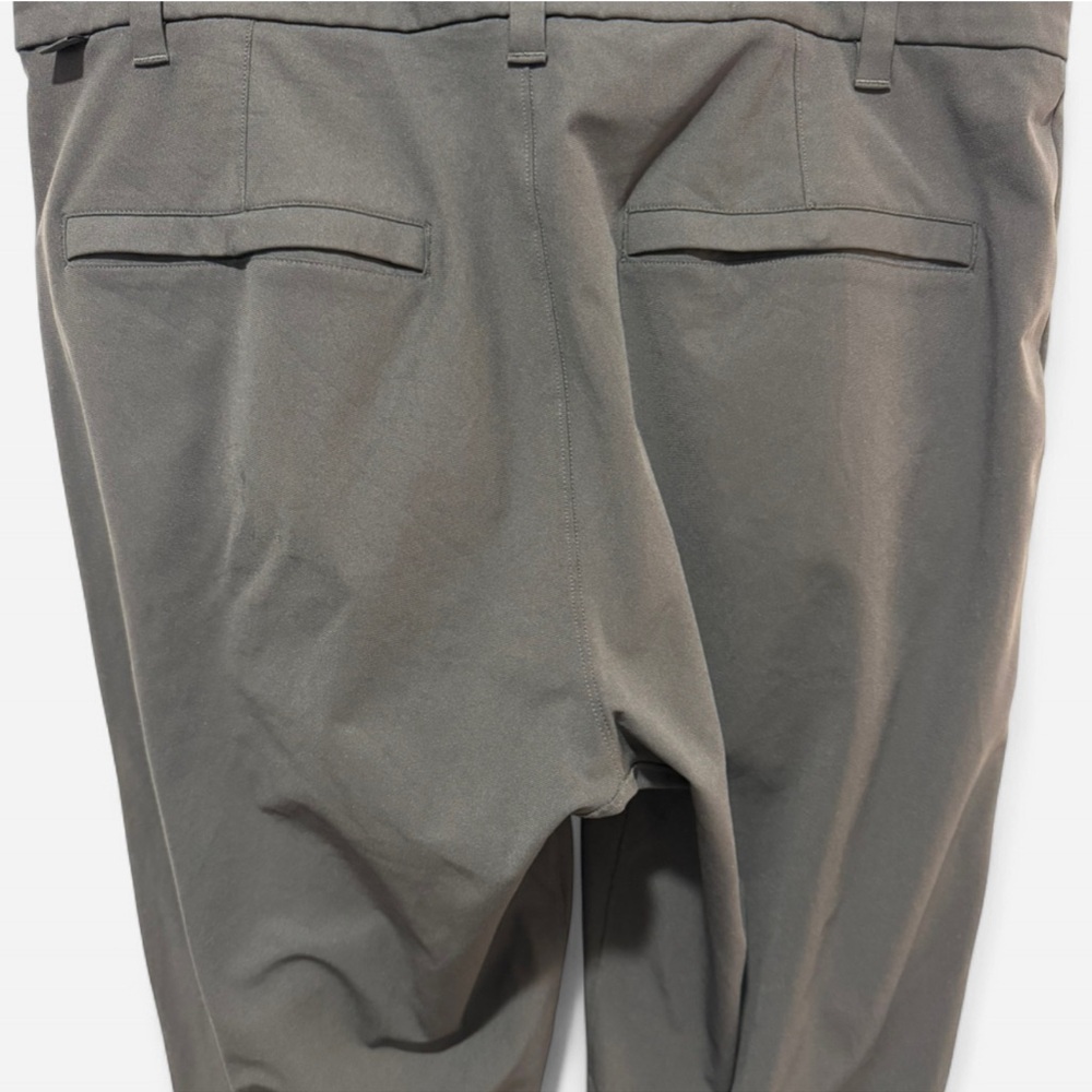 LuLuLemon Men’s Commission Pants Charcoal Chino Size 
33 - Picture 4 of 10